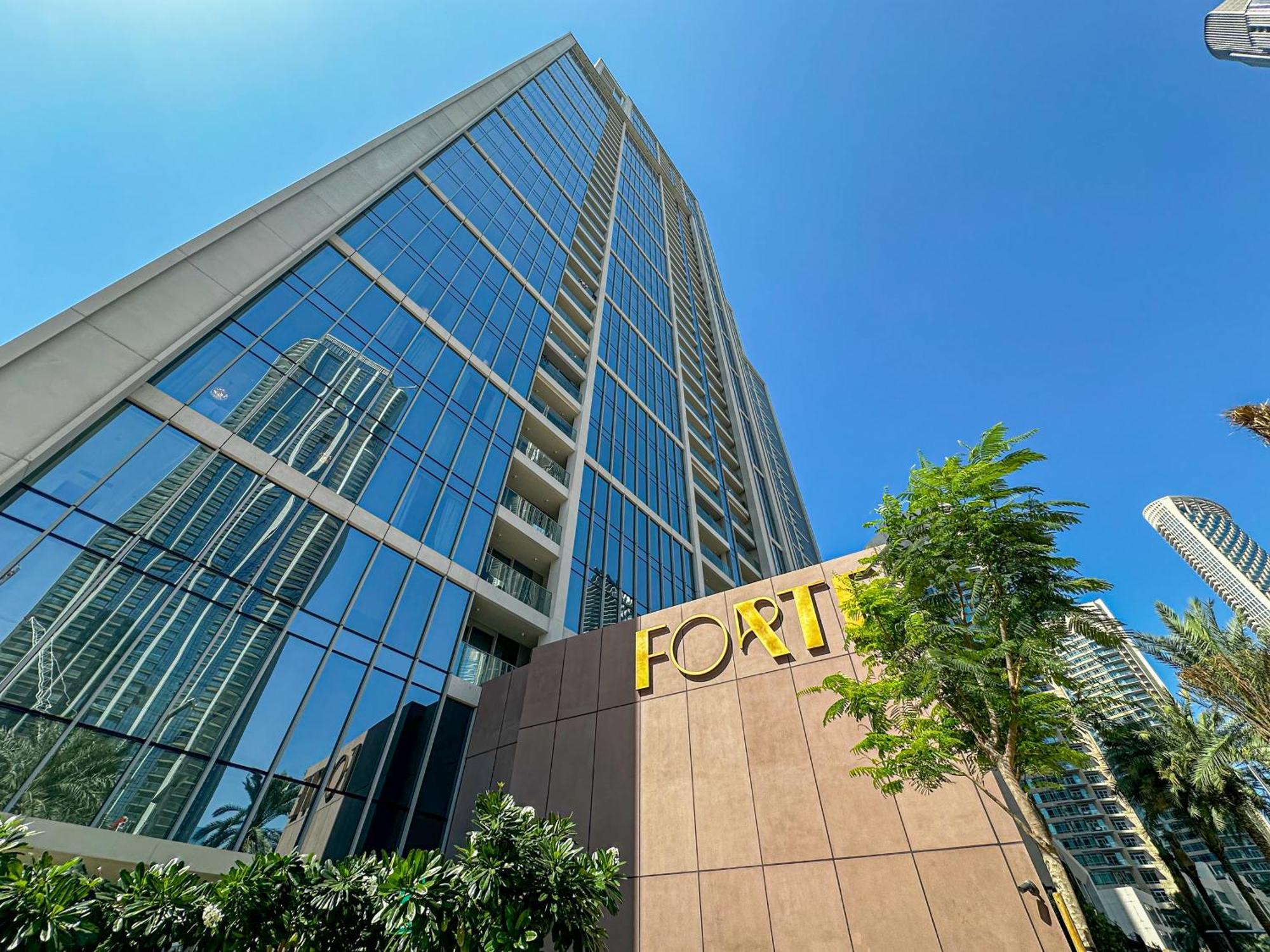 Higuests - Contemporary Comfort 1br In Tower 1 Apartment *