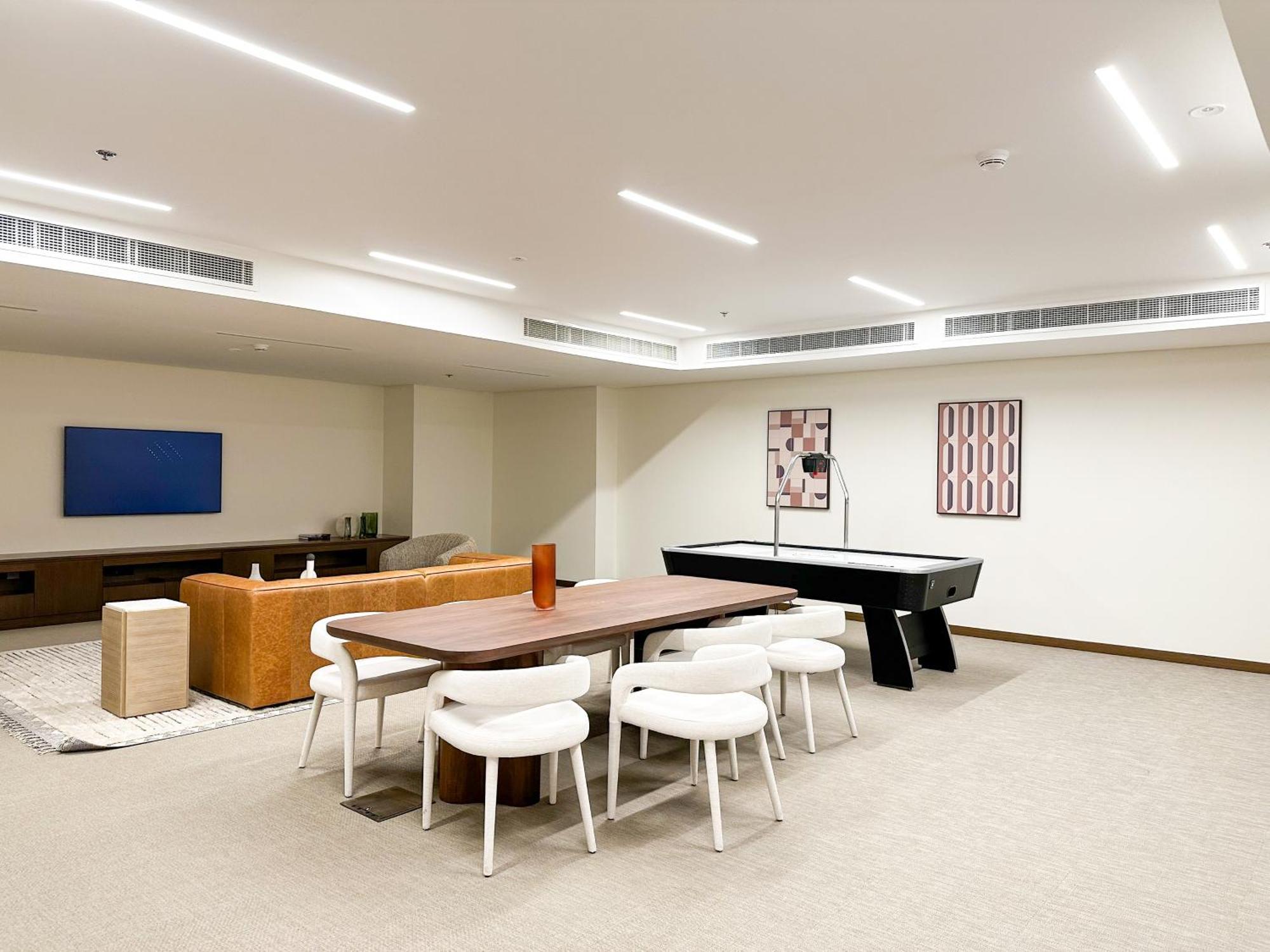 Higuests - Contemporary Comfort 1br In Tower 1 *