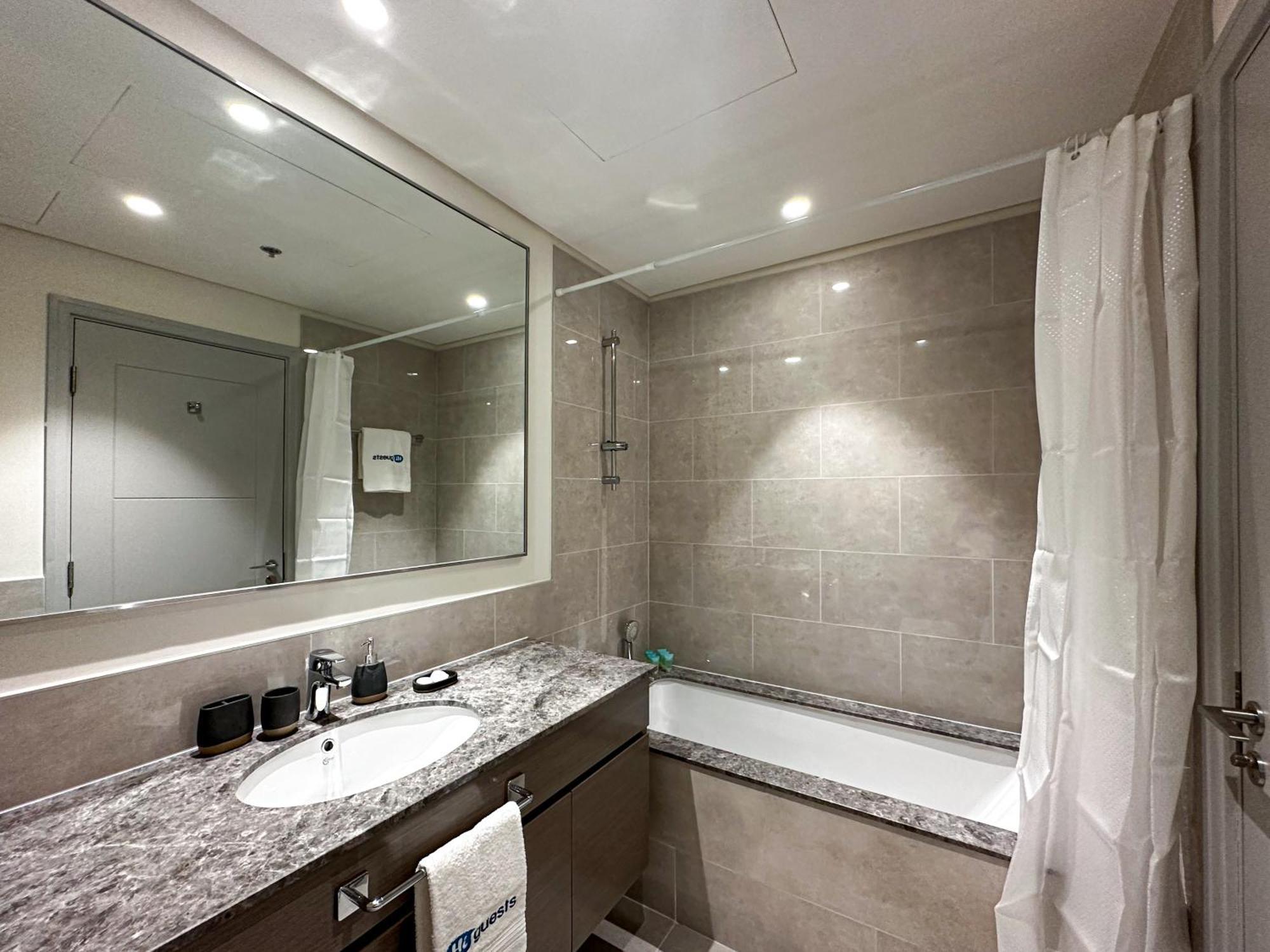 Higuests - Contemporary Comfort 1br In Tower 1 *